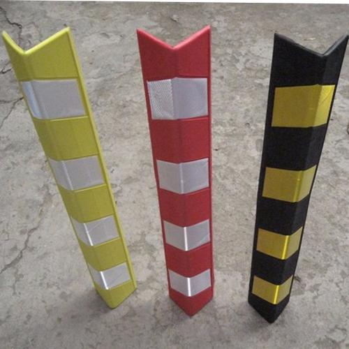 橡膠護(hù)墻角蹭車上能擦掉嗎